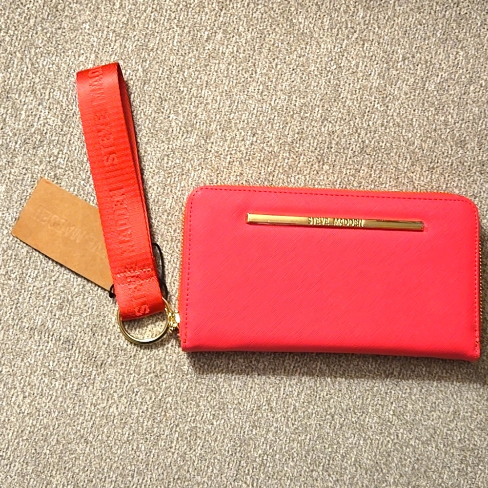 Steve Madden Wristlet